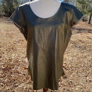 TRUTH AND PRIDE TOP LEATHER METALLIC GREEN GOLD BRONZE SHORT SLEEVE Size L